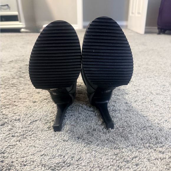 Karl Lagerfeld Silver and Gray Heeled Boots - Picture 5 of 5